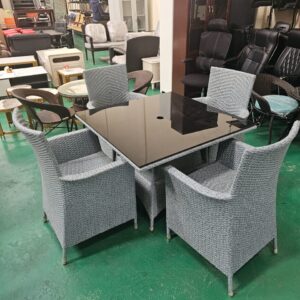 4-Seater Outdoor Dining Set