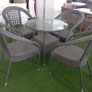 4-Seater Outdoor Dining Set